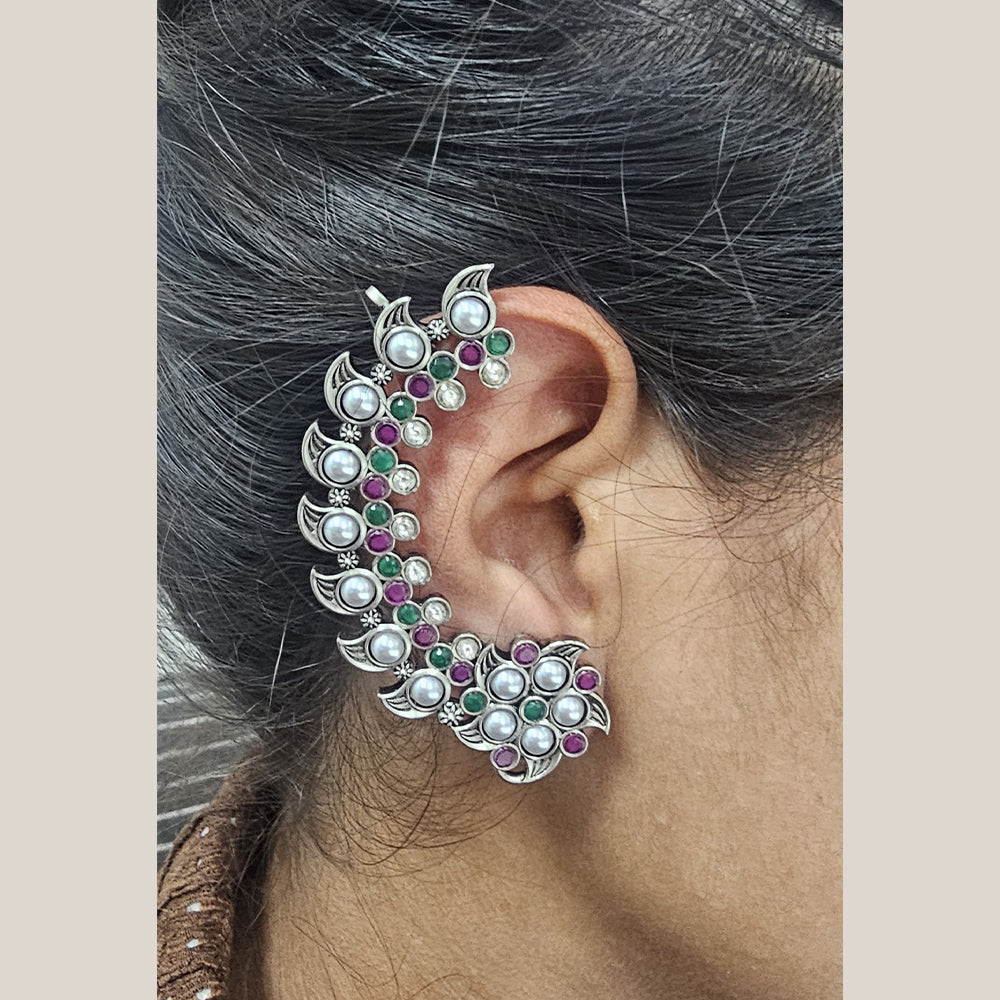 Wearhouse Fashion Pearl & Pota Stone Ear Cuff
