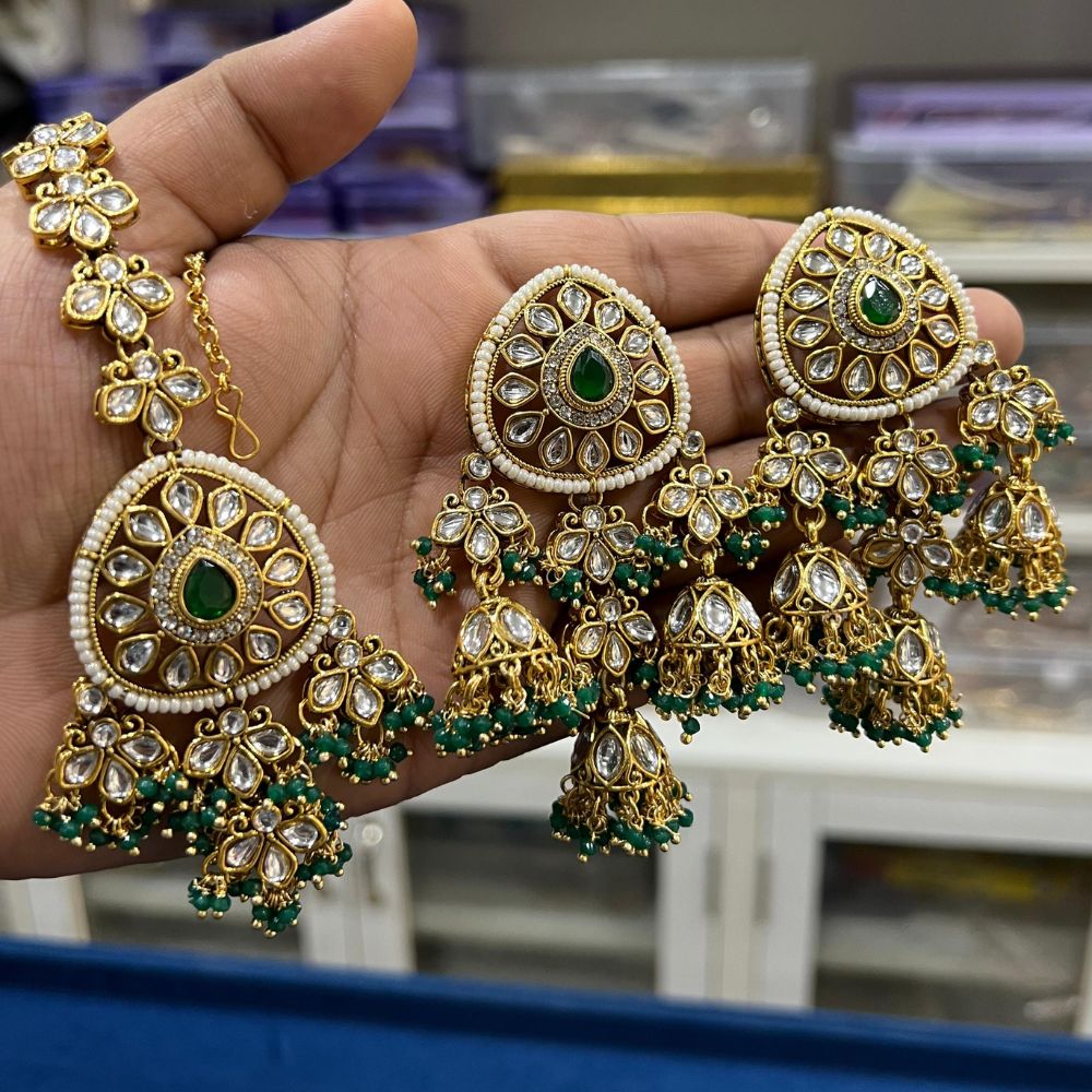 Hira Collection Gold Plated Kundan Dangler Earrings Wih Maang Tikka