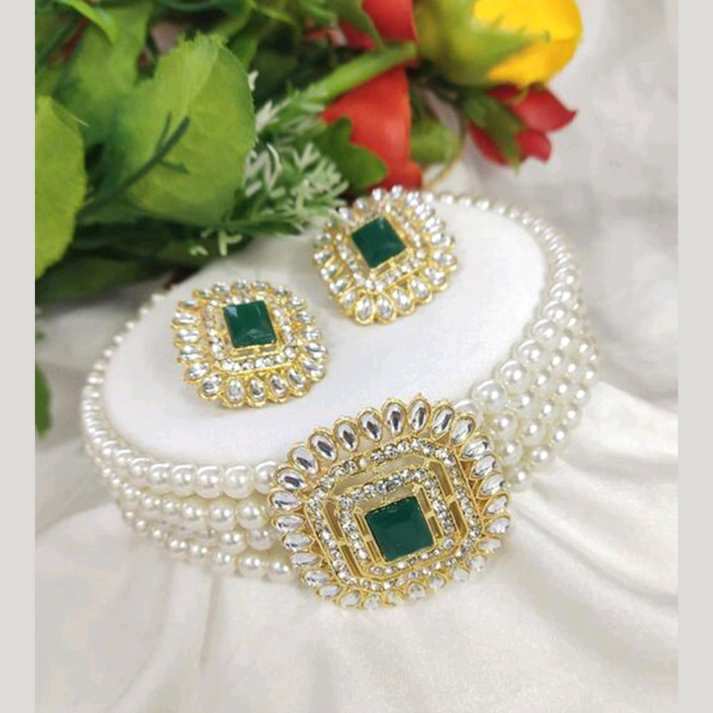 Lucentarts Jewellery Gold Plated Kundan Stone Choker Necklace Set