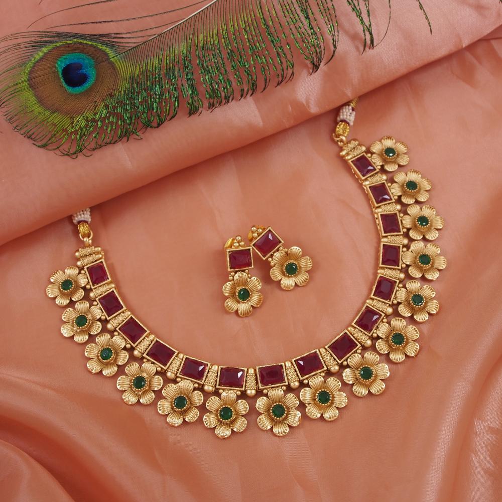 Lucentarts Jewellery Kundan Stone Choker Necklace Set