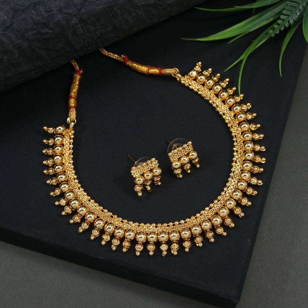 Lucentarts Jewellery Gold Plated Necklace Set