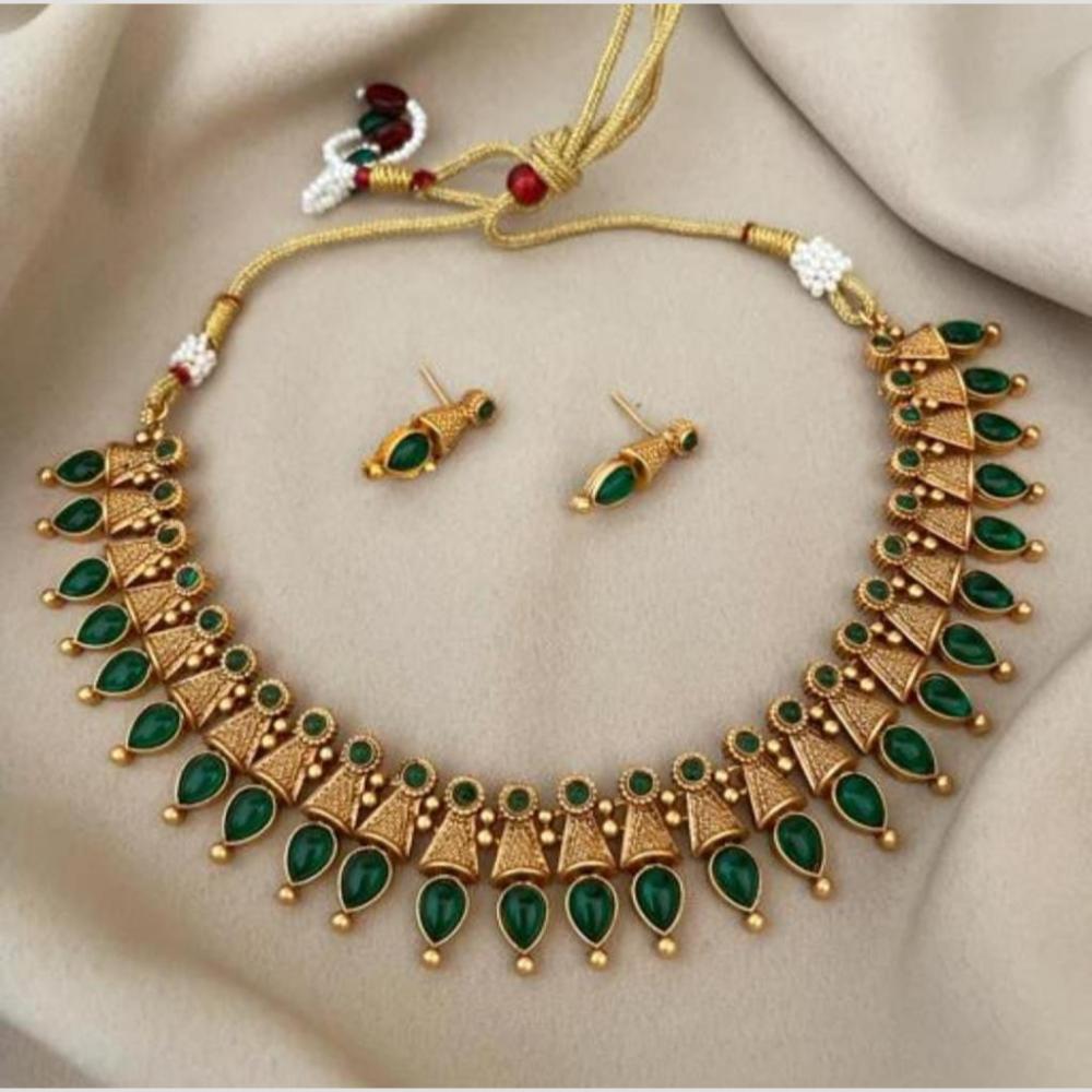 Lucentarts Jewellery Kundan Stone Choker Necklace Set