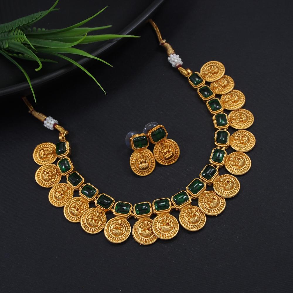 Lucentarts Jewellery Kundan Stone Choker Necklace Set